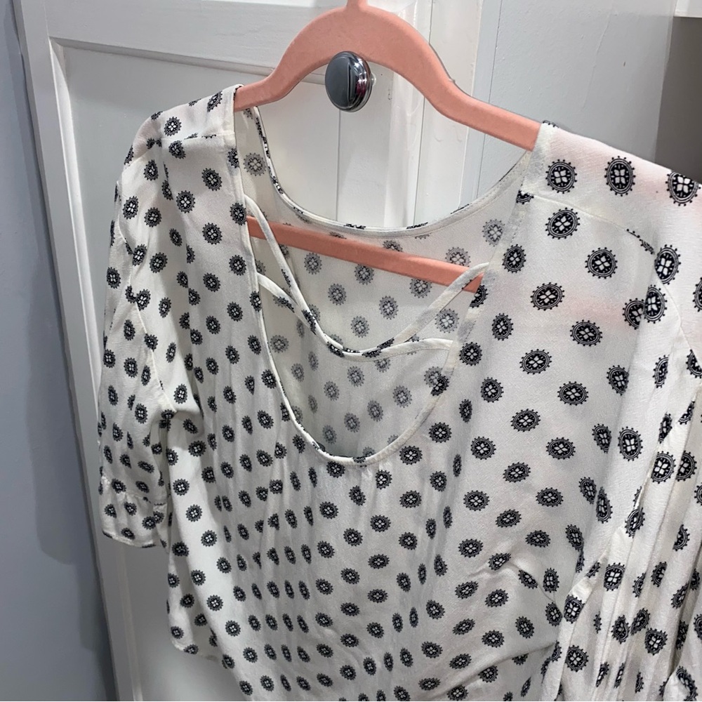 White Detailed Top! :) - Picture 3 of 4